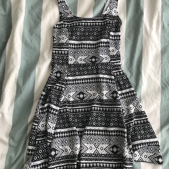 Summer dress - Picture 3 of 4